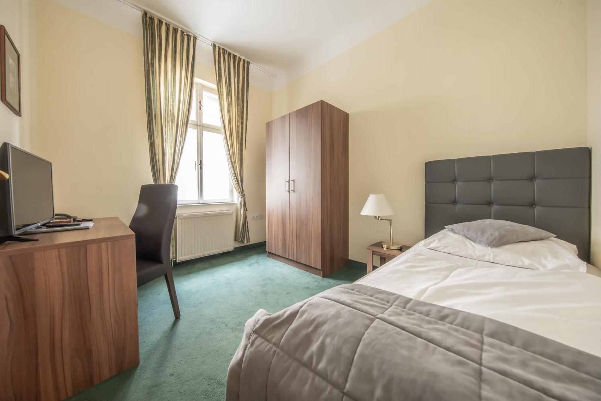 Hotel Bergwirt Schönbrunn 3*